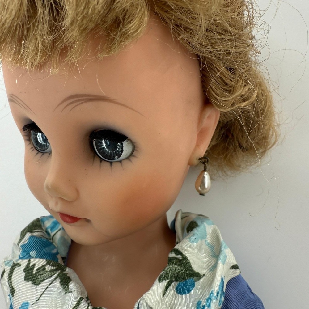 Vintage 1950s Uneeda 20" Fashion Doll 14R-1 Sleep Eyes Blonde Hair Pierced Ears - Picture 3 of 16
